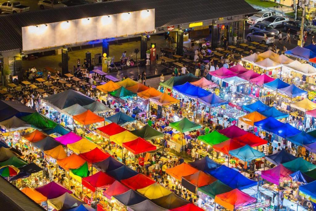 Buddy Place Bangkok Luaran gambar