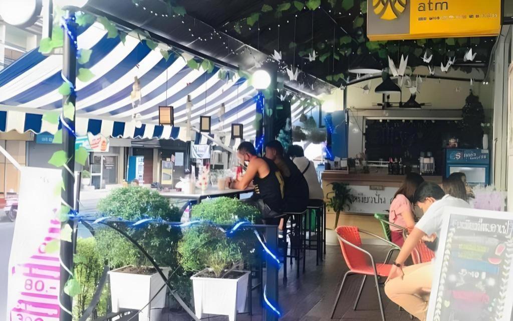 Buddy Place Bangkok Luaran gambar